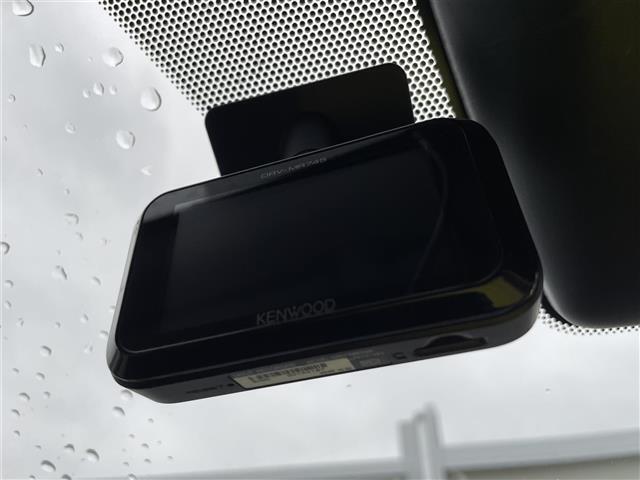 気になる車はこちらの番号にお問い合わせください！なお、お電話での在庫の取り置きはできません。ご来場の際は、商談が重なる事が増えていますので事前に在庫有無をご確認ください！！