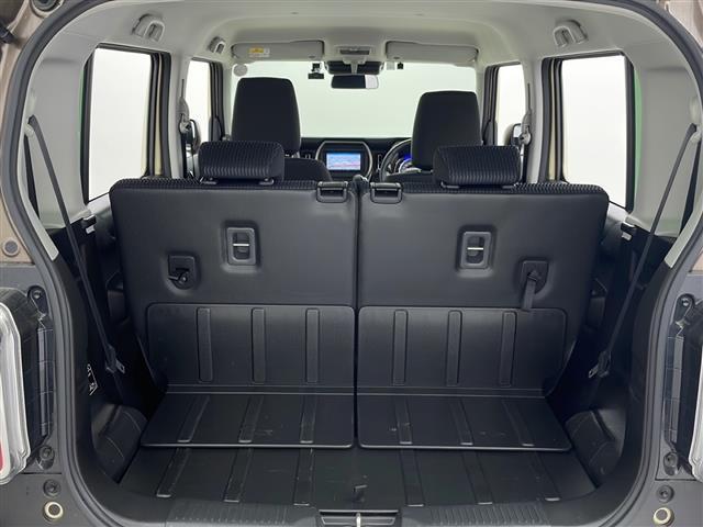 【トランク】積み込みやすくて、たっぷり積める荷室です。シートアレンジできるものは、乗車人数と荷物の量や大きさによってシートを動かすことができるので、より快適なドライブが可能です！
