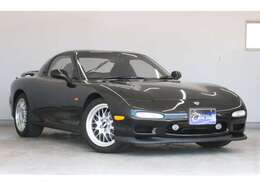 アンフィニRX-7　タイプRのワンオーナー・禁煙車が入庫いたしました！内外装の状態が非常に良い希少な1台です！オーナーは間違いなく屋根付き車庫保管していただろうクオリティです。