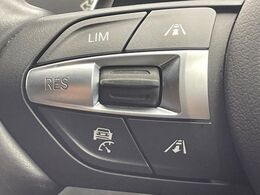 ●レーダークルーズコントロール：前の車との車間距離を一定にとりつつ、一定速度で自動走行してくれる次世代のクルーズコントロール！主に高速道路や自動車専用道路で使用する便利な機能です！