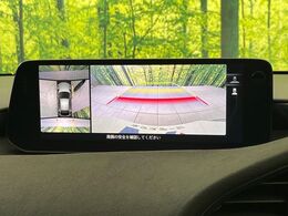 【360°ビューモニター】専用のカメラにより、上から見下ろしたような視点で360度クルマの周囲を確認することができます☆死角部分も確認しやすく、狭い場所での切り返しや駐車もスムーズに行えます。