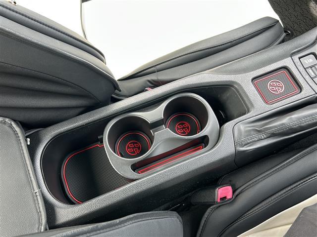 気になる車はお電話やメールで当店にお問い合わせください！なお、お電話での在庫の取り置きはできません。ご来場の際は、商談が重なる事が増えていますので事前に在庫有無をご確認くださいませ。