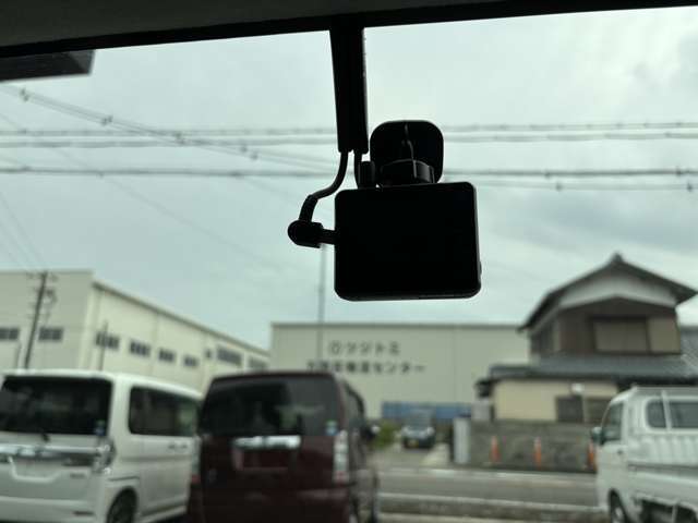 【ドラレコ】前後ドライブレコーダー搭載で安心して運転できます！