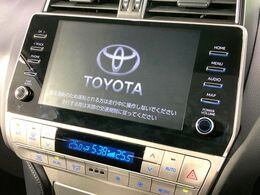 【メーカー純正ナビ】インテリアに溶け込むスタイリッシュな「専用設計」メーカーナビを装備♪視認性や操作性など基本性能にも優れ、より上質なカーライフをお楽しみいただけます。