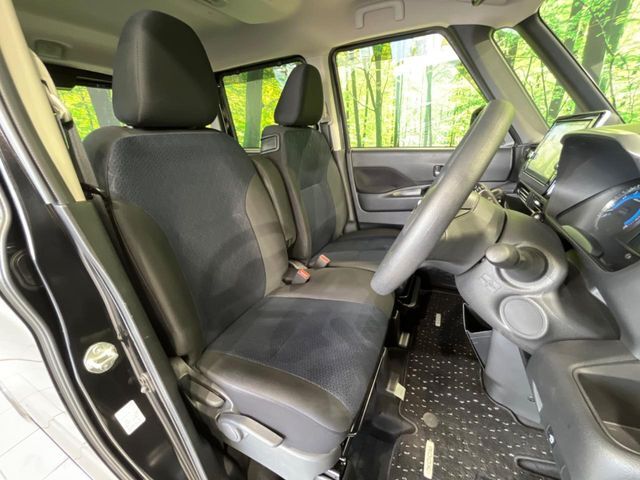 運転席シート廻りは使用感も少なく、良好な状態となっています。丁寧に使われていたことがよくわかりますね。