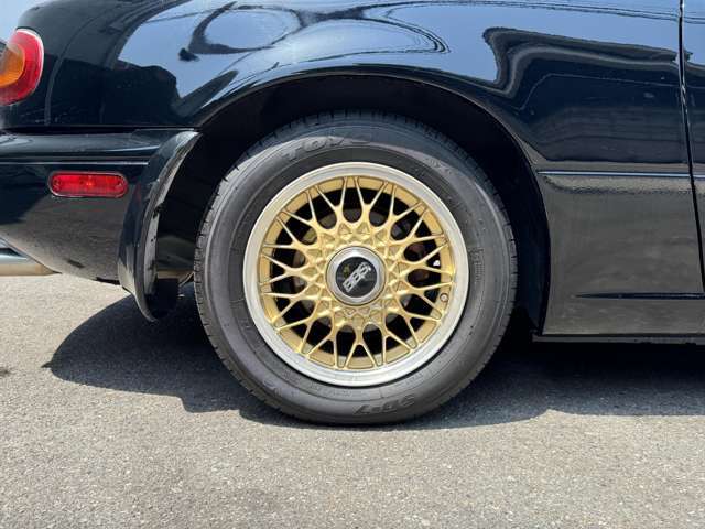 純正装備のBBS14インチアルミ22年製TOYOタイヤ
