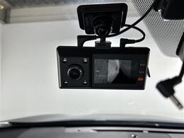 【ドライブレコーダー】映像・音声などの運転中の記録を残します。事故などを起こした起こされた時の証拠になりえますので、もしも時でも安心ですね。