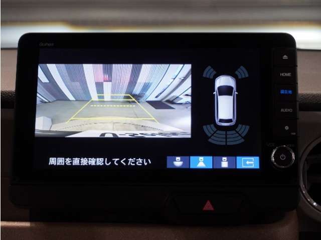 【バックカメラ】後退時も安心。リバース連動で画面が切り替わるのでとっても便利。