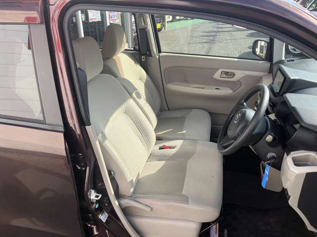 納車前には内外装をきっちりとクリーニングいたします！気持ちよくお乗りいただくために、スタッフが真心込めて納車準備をさせていただきます。