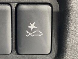 【三菱e-Assist】走行中に前方の車両等を認識し、衝突しそうな時は警報とブレーキで衝突回避と被害軽減をアシスト。より安全にドライブをお楽しみいただけます。