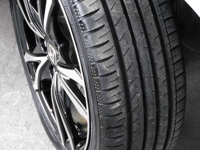 タイヤ溝もまだまだあります！
