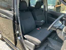 運転者にとっては日々使用することとなる運転席です。運転席が快適だと運転に集中することができますね。