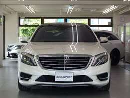 AMGラインならではのAMGスタイリングフロントスポイラー・サイド＆リアスカート・Mercedes-Benzロゴ付ブレーキキャリパー・