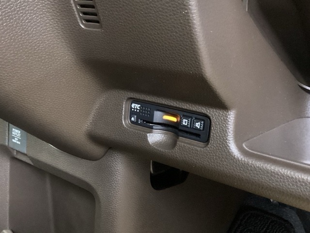 ETC付いてます。ETCが使用可能な道路通行料はキャッシュレスでスマートに走行できます。再セットアップして納車致します。