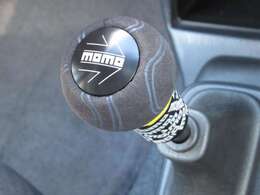 MOMOの新品シフトノブを取付けました。