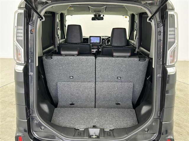 【トランク】積み込みやすくて、たっぷり積める荷室です。シートアレンジできるものは、乗車人数と荷物の量や大きさによってシートを動かすことができるので、より快適なドライブが可能です！