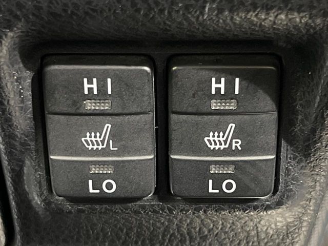 【シートヒーター】寒い日に重宝するシートヒーター！エアコンより早く温まってくれるので寒がりの人も安心ですね♪エアコンの温風は乾燥するから苦手、という方にもをおすすめです。