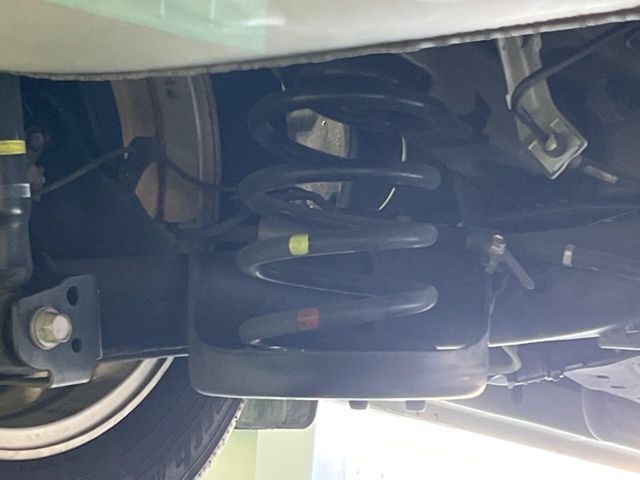 お車を安心してお乗りいただく為には、足回りの定期点検が欠かせません。サービスサポート（有償保証）では無料点検もご提供しており、安心のカーライフをお過ごしいただけるサポート体制が整っています。