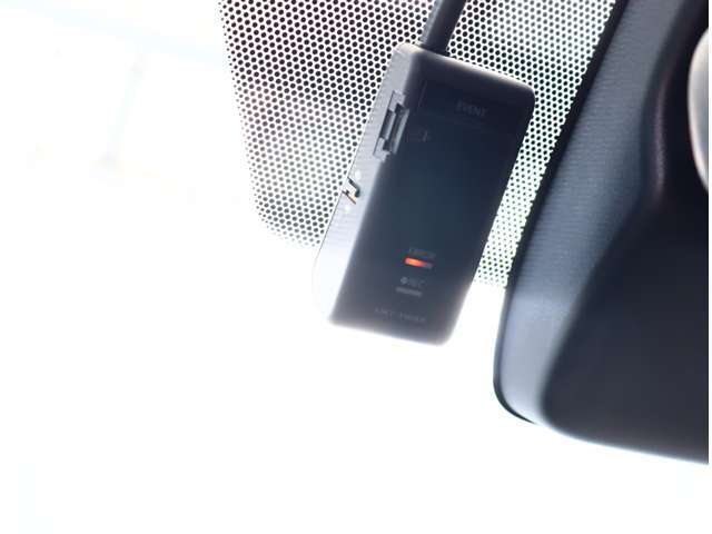 自社整備工場から板金工場、保険やローン等お車に関してはフルサポート！楽しいカーライフのお手伝いをぜひお任せください！自社板金工場・に加え、運輸支局認証工場にて、しっかり点検整備させて頂いております。