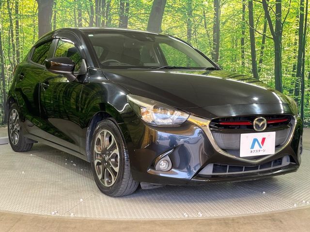 大好評のボディコーティング「弾スプラッシュコート」もご納車までに施工可能。通常のガラスコートと異なる、耐久年数6年の無機質ガラスコーティングが、ボディをキレイな状態に保ってくれます。