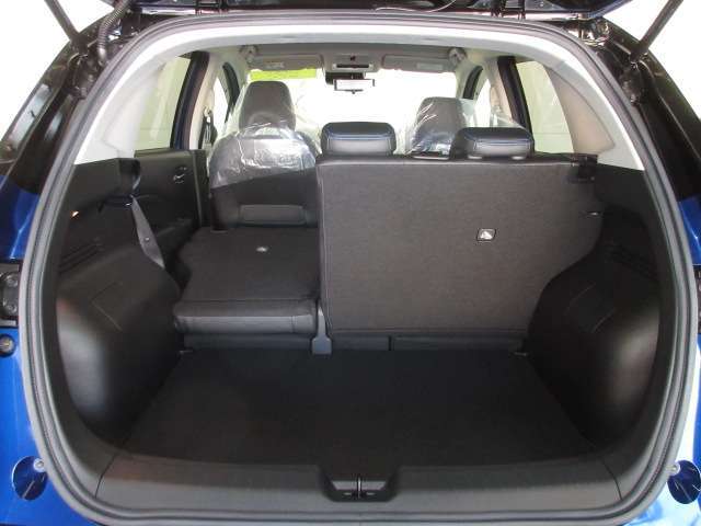 5人乗ってもこんなに広いスペースを確保できます！