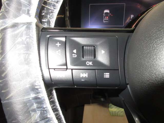 ハンドルから手を離さずに音量やチャンネルを変えることが出来るので安全です！