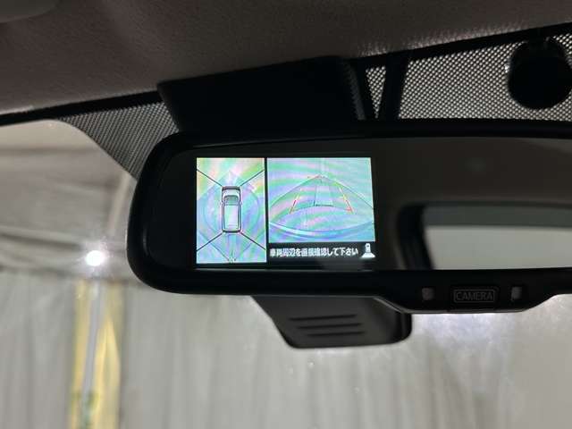 バックモニター搭載しています。全周囲カメラ（アラウンドビューモニター）搭載車です。