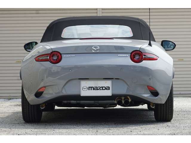 日本鑑定協会による鑑定付きで安心。自社ディーラー工場で納車前にふたたび車検以上の納車前整備をじっくり★国産車から外車まで、色々な整備も得意としてます。無料通話の0078-9711-506779までお電話下さい！