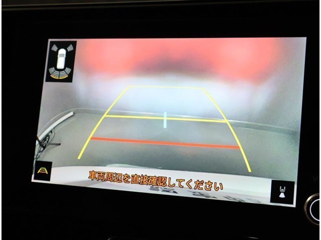 バックモニター付き。駐車の際のサポートとなり、必須アイテムのひとつですよね。それでも、バックする際は必ずご自身の目で確認をしてください。