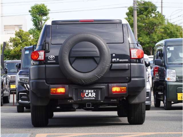 【横滑り防止装置】車輪の回転が止まったまま路面を滑ることを防ぎます！ドライバーが意図した方向に車を保ってくれるので安心ですね！