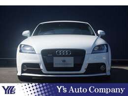 ★H26年12月登録車★グレイシアホワイトパール★スポーティなデザインと高い走行性能が魅力のTTクーペ！Sラインならではの専用装備と上質な仕上がりで、走る楽しさを存分に味わえる1台です。