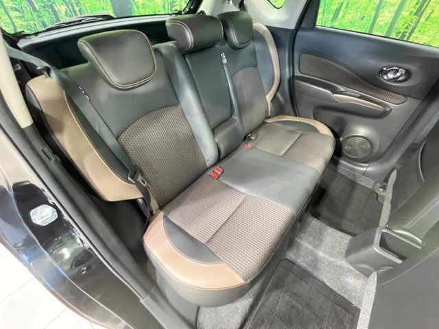 後部座席も気になるようなキズ・汚れやへたり等、大きなダメージはなく、良好な状態です。
