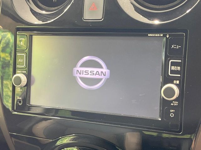 【純正ナビ】人気の純正ナビを装備。オーディオ機能も充実しており、Bluetooth接続すればお持ちのスマホやMP3プレイヤーの音楽を再生可能！毎日の運転がさらに楽しくなります！！