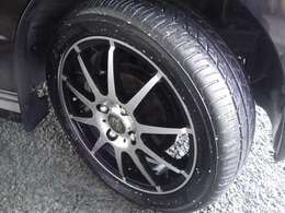 Aftermarket15インチアルミ！タイヤの状態も良好です！