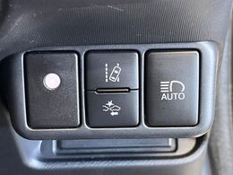 【トヨタセーフティセンス】走行中に前方の車両等を認識し、衝突しそうな時は警報とブレーキで衝突回避と被害軽減をアシスト。より安全にドライブをお楽しみいただけます。