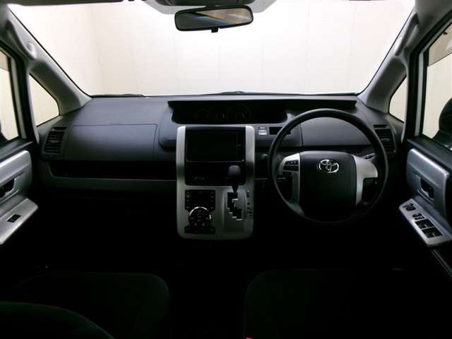 メールでの、お見積り、お問い合わせも大歓迎受付しております♪車の詳細が知りたい等の御質問もありましたら、お気軽にお問い合わせ下さい（休日の関係で返信が遅れる事もあります。ご了承ください。)
