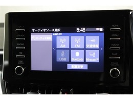 純正ディスプレイオーディオを装備。Bluetooth対応でお手持ちのスマートフォンからお気に入りの音楽の再生も可能。