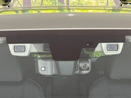 【アイサイト】衝突被害軽減ブレーキはもちろん、『渋滞時ハンズオフアシスト』や『渋滞時発進アシスト』『カーブ前速度制御』等、従来よりも幅広いシーンで安全走行をサポートしてくれます。