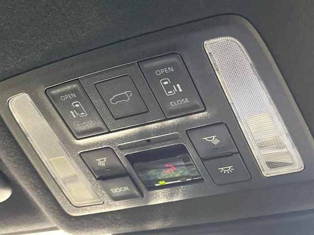 【パワーバックドア】スマートキーや運転席のボタンを押すだけでリアゲートが自動で開閉します！荷物を持っている時や、高い位置にあるバックドアを閉める際に便利な機能です♪