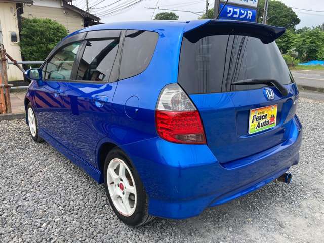 すぐ乗って帰れるシステムのってカエールシステムを採用！車検が残っているお車を気に入ったらその場で乗って帰れます！（条件等あります。スタッフにお尋ねください）1か月以内に名義変更して頂ければOK！