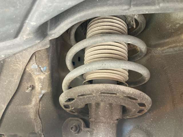 当社は軽自動車車検を法定費用込手数料込の￥52000-でやらせて頂いております！先ずはお電話下さい！余分な費用は省きたいお客様には格安プランなお値段だと思います！先ずはお電話を046-258-9881