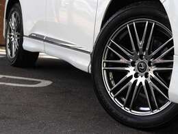 ☆LEXUSロゴ19inchアルミ☆メーカーオプションマークレビンソンオーディオ☆モデリスタアンダーエアロパーツ☆サンルーフ☆LEDヘッドランプ☆スカッフプレートイルミ