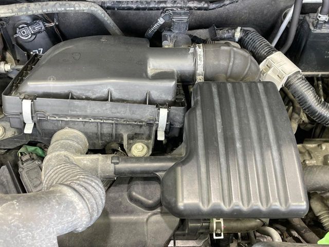 親切・丁寧な専門メカニックスタッフが応対！・車検・点検整備・事故等の修理などアフターサービスも安心。お車のカスタマイズもネクステージのサービススタッフまでご相談ください！