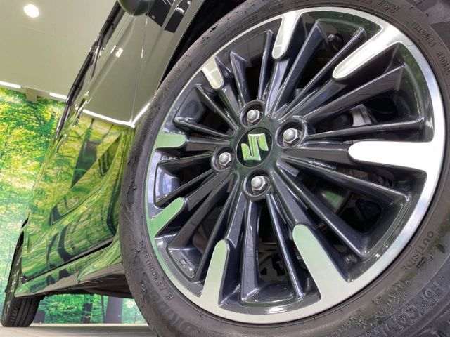 【純正15インチアルミホイール】外観にマッチした純正アルミホイールを装着しております。各種社外アルミホイールや、スタッドレスタイヤも取扱いしております。是非ご相談ください♪