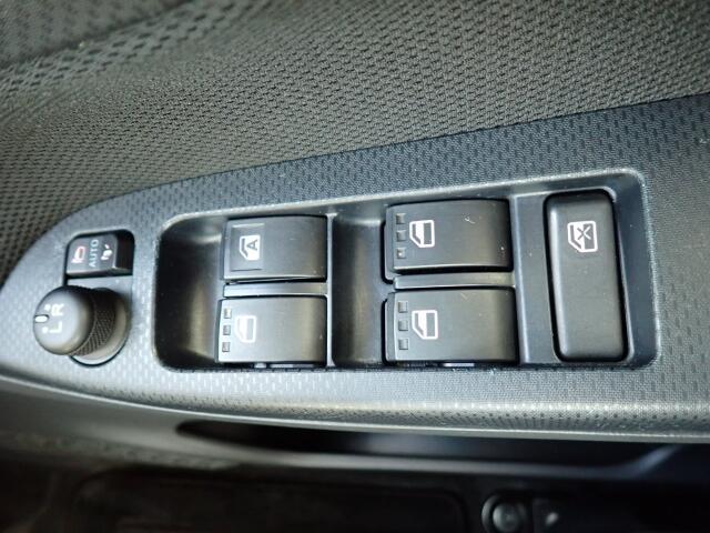 電動格納式ドアミラー・パワーウィンドウ装備しています。