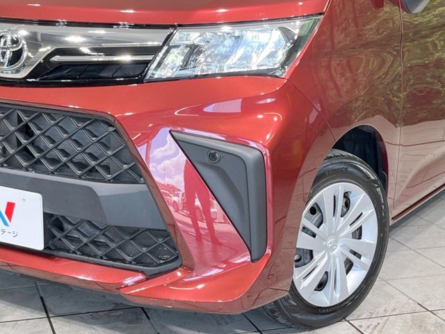 【LEDヘッドライト】悪天候や夜間走行時も良好な視界を確保し安心して運転できる高輝度LEDヘッドライトを装備！点灯速度が早く、消費電力も抑えられています。