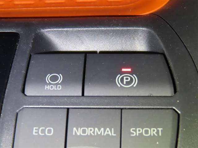 電動パーキングブレーキを装備しております。
