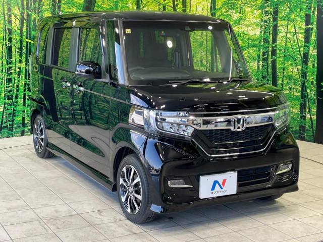 大好評のボディコーティング「弾スプラッシュコート」もご納車までに施工可能。通常のガラスコートと異なる、耐久年数6年の無機質ガラスコーティングが、ボディをキレイな状態に保ってくれます。