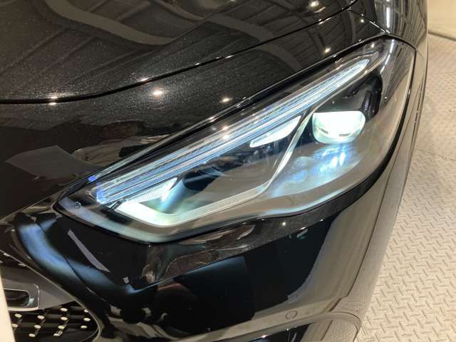 LEDインテリジェントライチシステム搭載！複数の照射モードおよび機能を備え、走行状況に適した照射を行います。