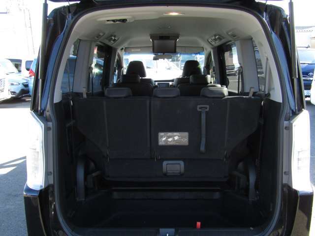 当社にてタイヤ交換も承っております●新品タイヤから中古タイヤやスタッドレスタイヤ等も当社でお安く承りますよ●もちろん社外アルミホイールの取付も承っております●お気軽に当店スタッフまでご相談下さいね●